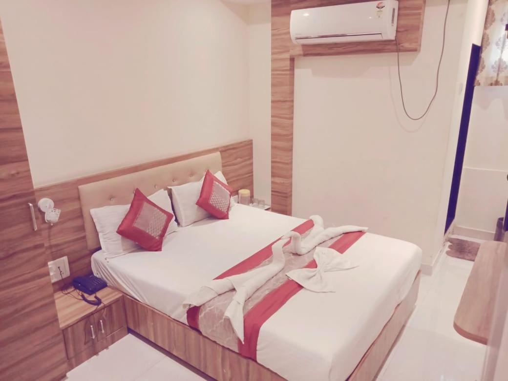 Hotel Ruby Mumbai Exteriör bild